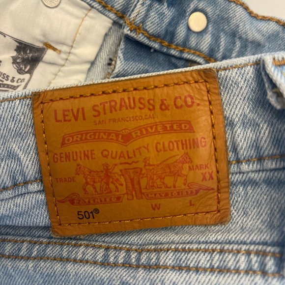 Levi Strauss 501 Yellow Ruffle Leg Detail Short - Picture 12 of 13